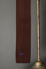 Flat knit tie with logo embroidery